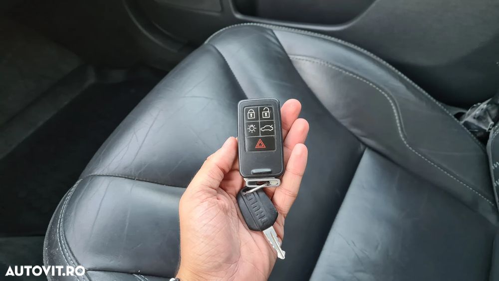 Volvo XC 60 D5AWD Ocean Race - 26