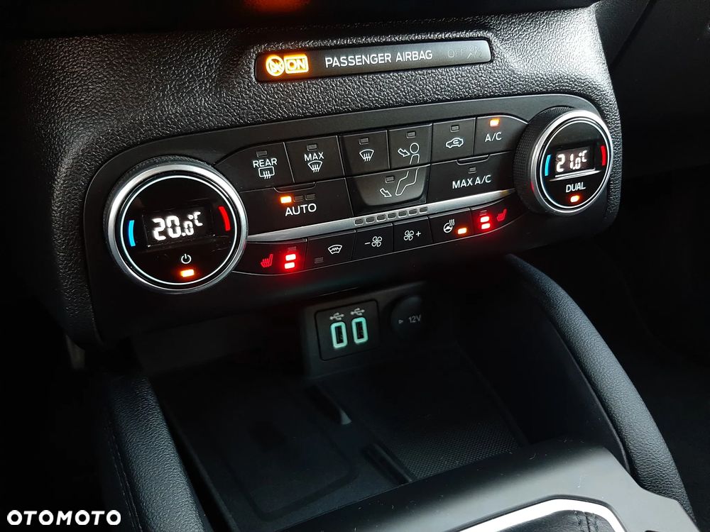 Ford Focus 1.0 EcoBoost Titanium - 12