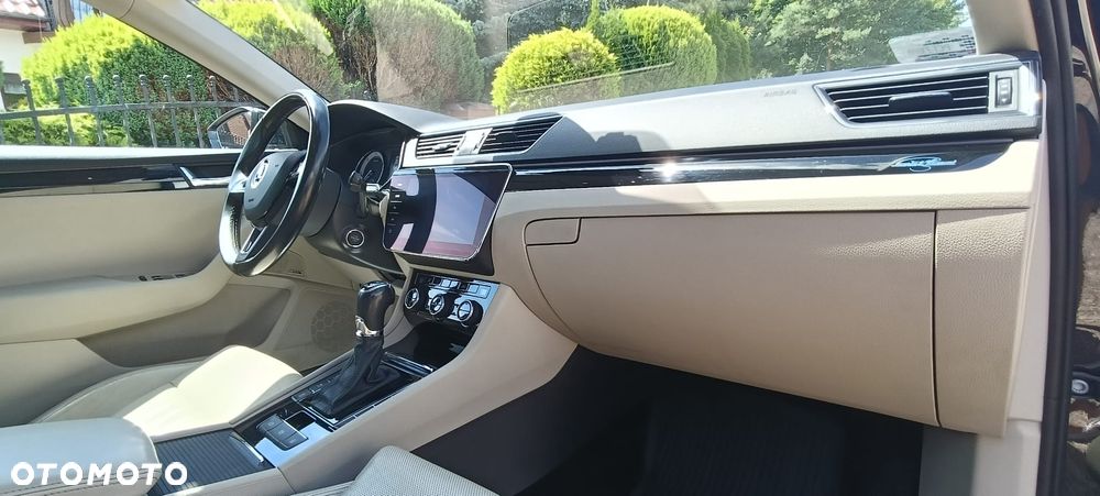 Skoda Superb 2.0 TDI 4x4 L&K DSG - 2