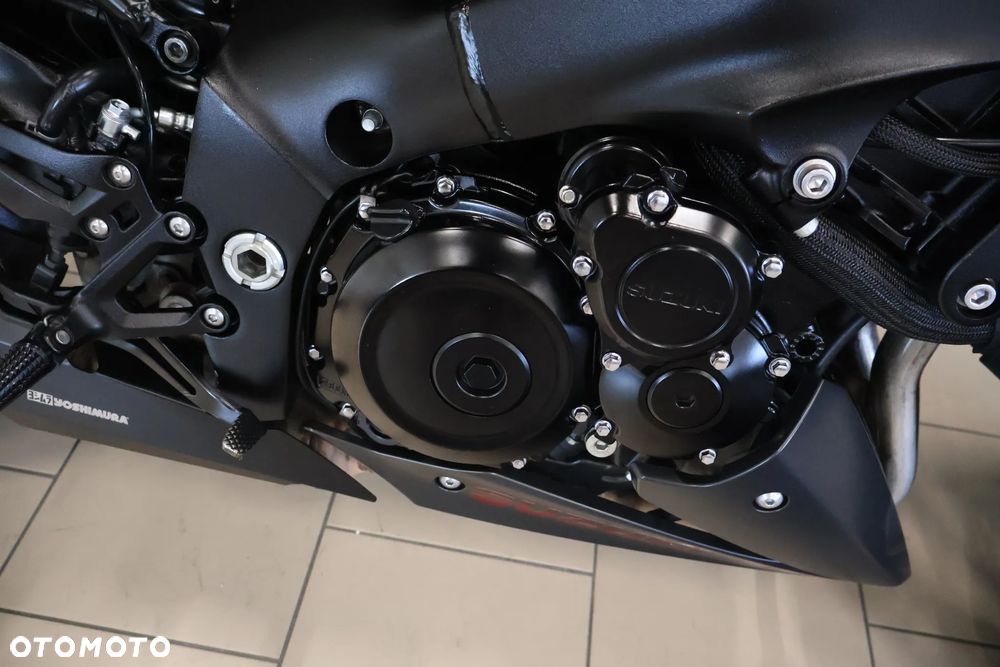 Suzuki GSX - 4