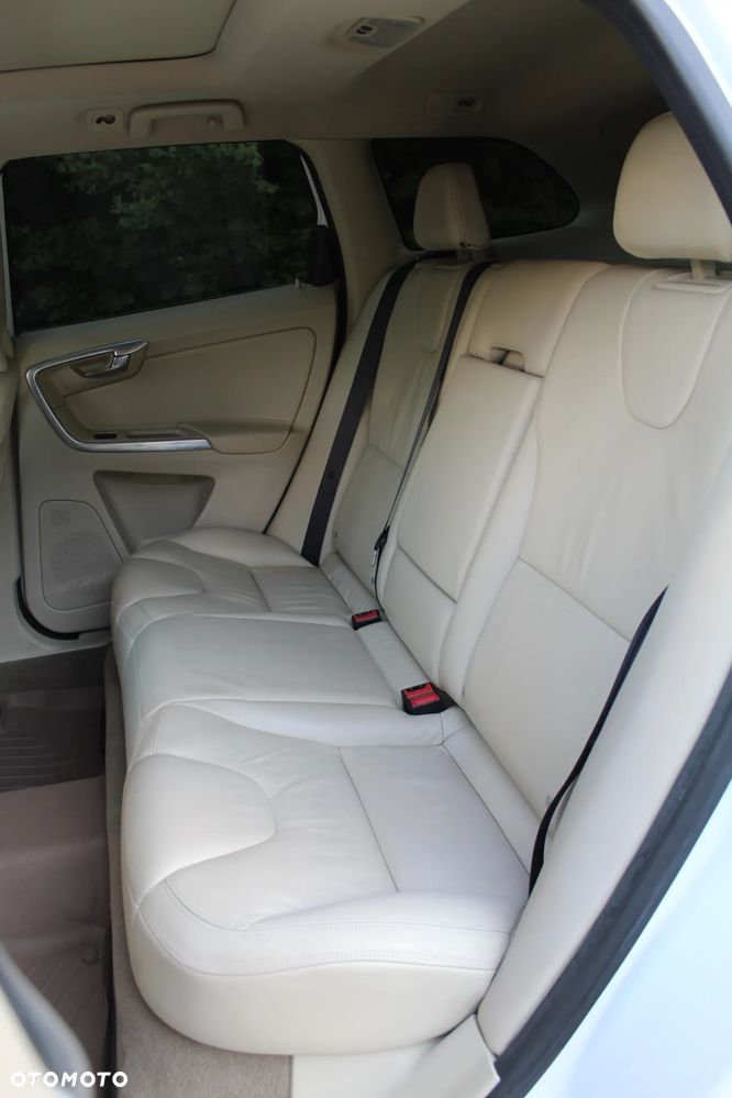 Volvo XC 60 T6 AWD Momentum - 16