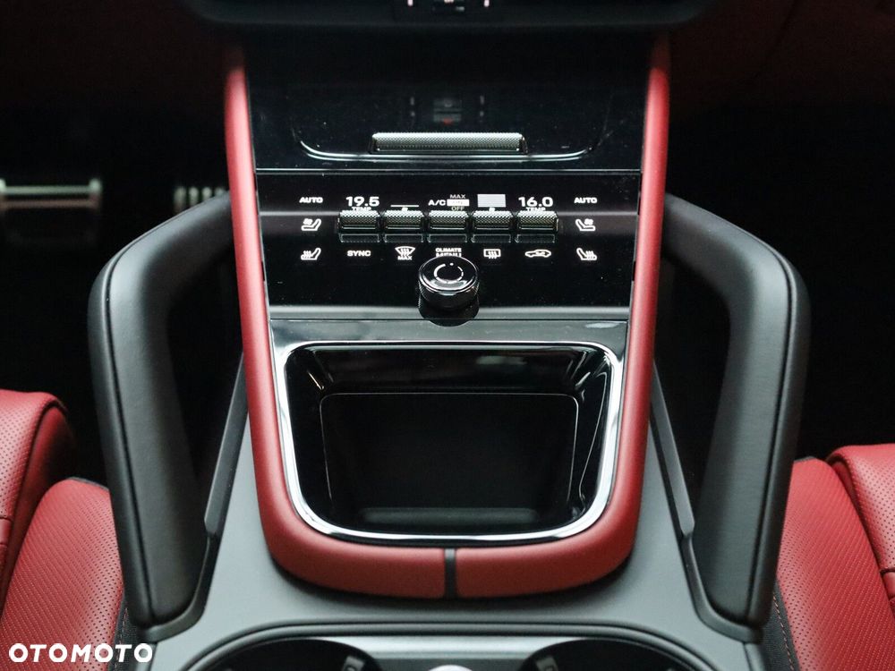 Porsche Cayenne - 15