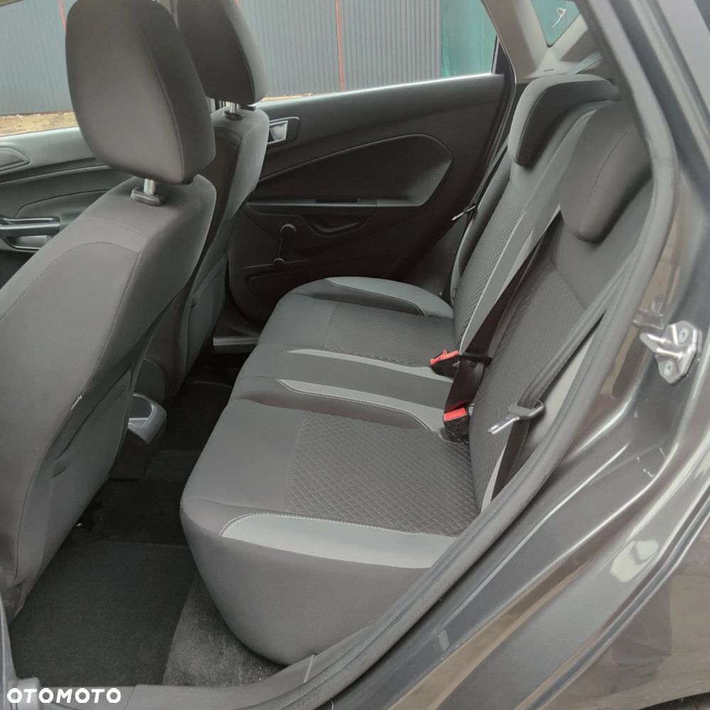 Ford Fiesta - 22