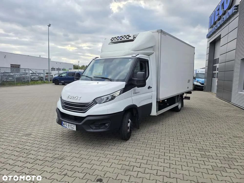 Iveco 50C18 Chłodnia Izoterma 8EP tylko 80000 km Krajowy Ledy  Agregat Carrier citymax 400