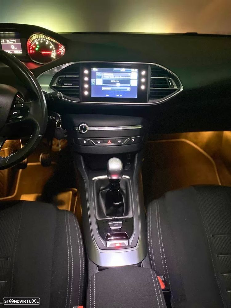 Peugeot 308 1.2 PureTech Style J17 - 26