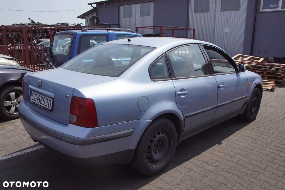 Auto na części - Volkswagen Passat B5 1.8 20V 125 KM ADR DHZ LL5Y 1997R Silnik Skrzynia Drzwi Maska Błotnik Zderzak Klapa Lampa Lusterko Klamka Szyba Deska Kokpit Sterownik Moduł Czujnik Licznik Panel Kierownica - 6