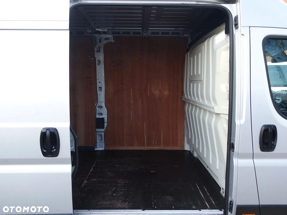 Peugeot Boxer 3-osobowy L4H2 najdłuższy - 13