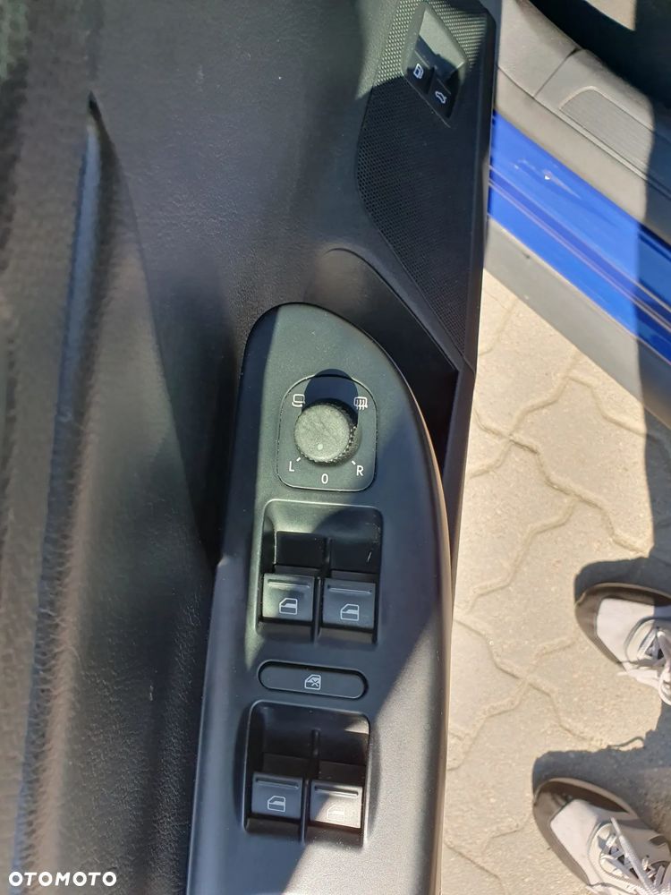 Volkswagen Passat 2.0 TDI DPF BlueMot Highline - 21