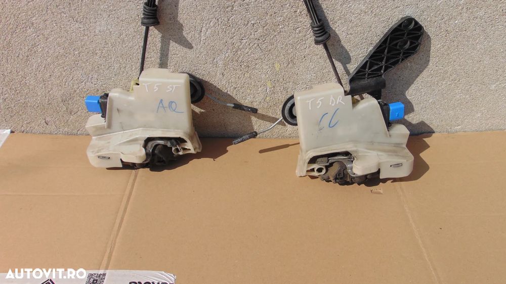 Broasca/yala usa stanga/dreapta fata VW Transporter T5 facelift an 2009-2014 - 3