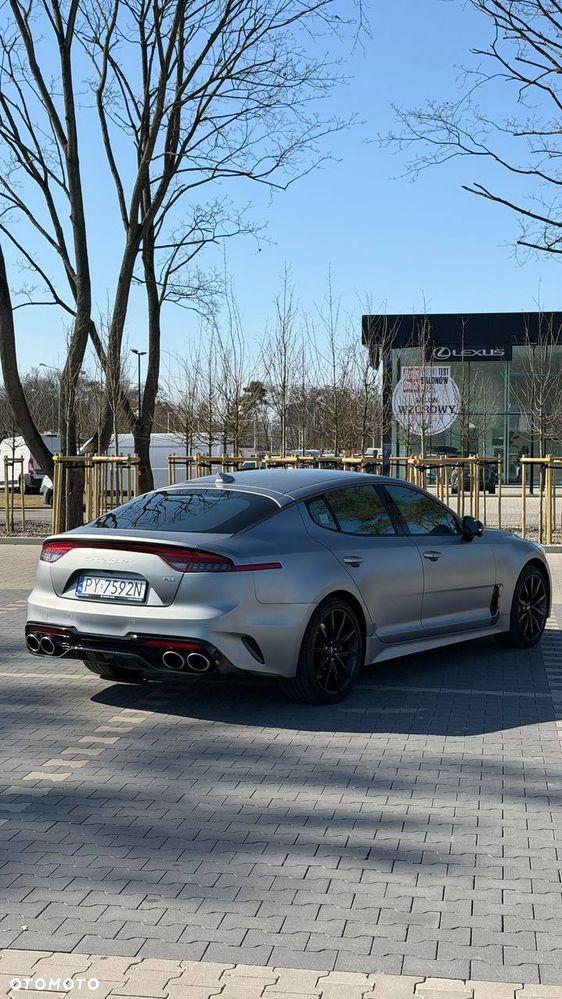Kia Stinger - 9