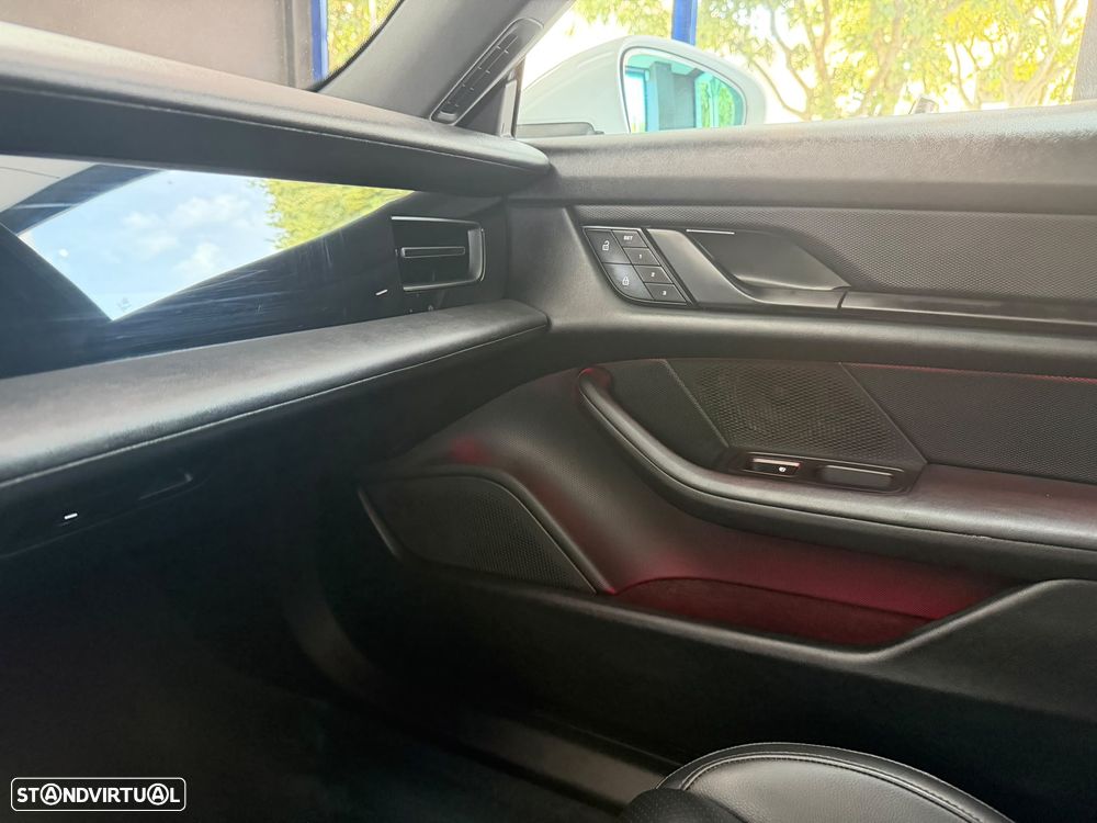 Porsche Taycan Bateria Performance Plus - 29