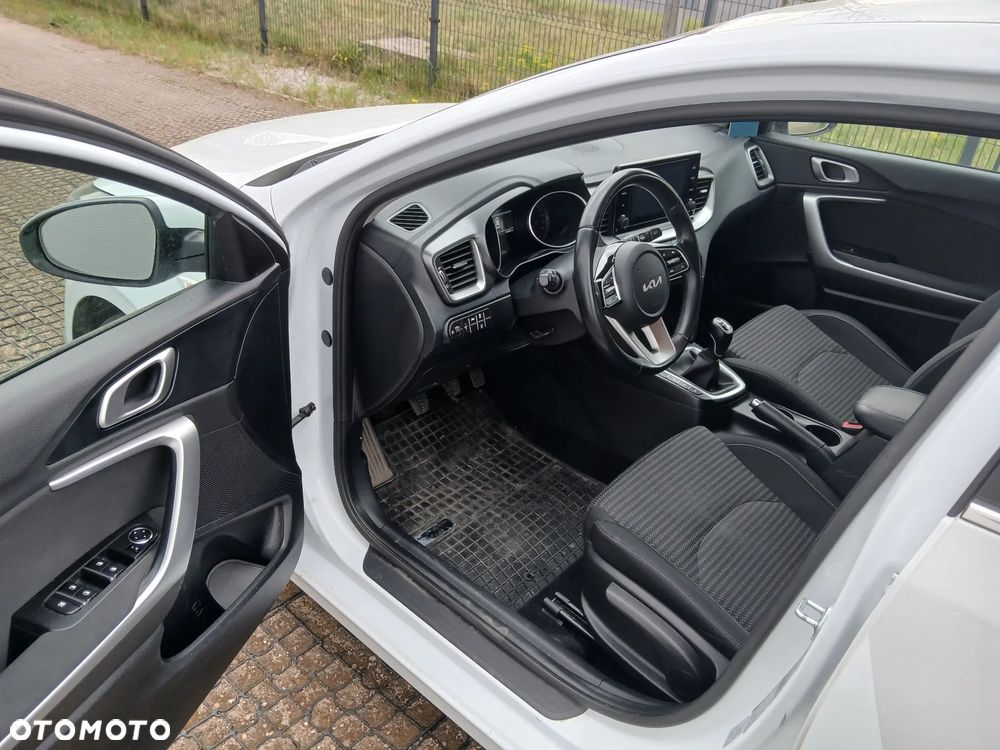 Kia Ceed 1.5 T-GDI M - 9