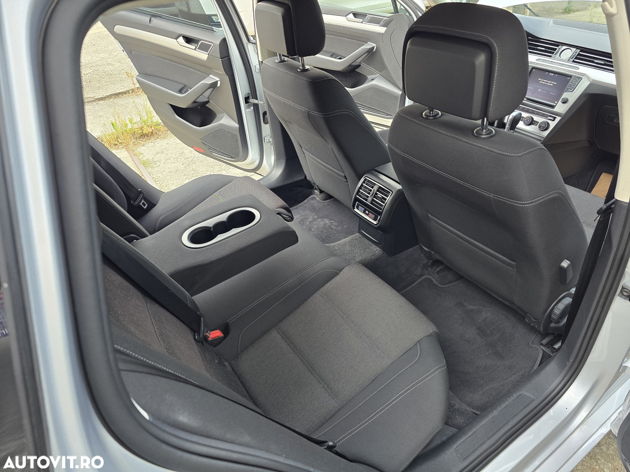 Volkswagen Passat Variant 2.0 TDI DSG Highline - 24