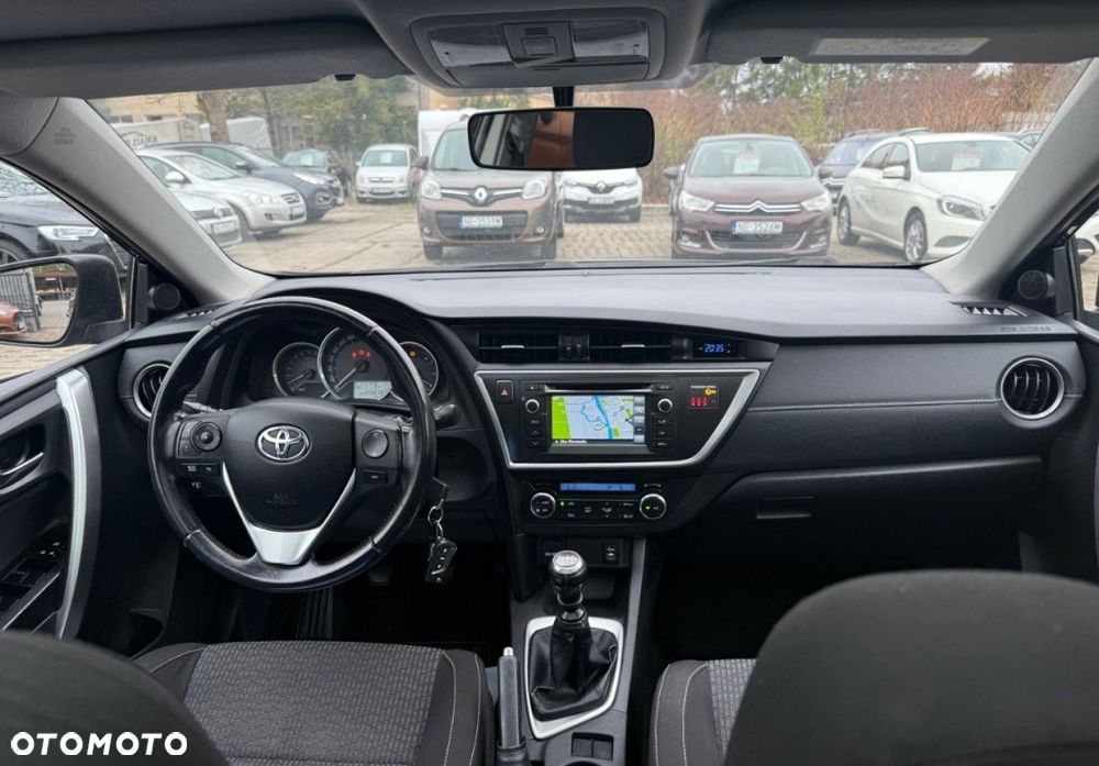 Toyota Auris - 25