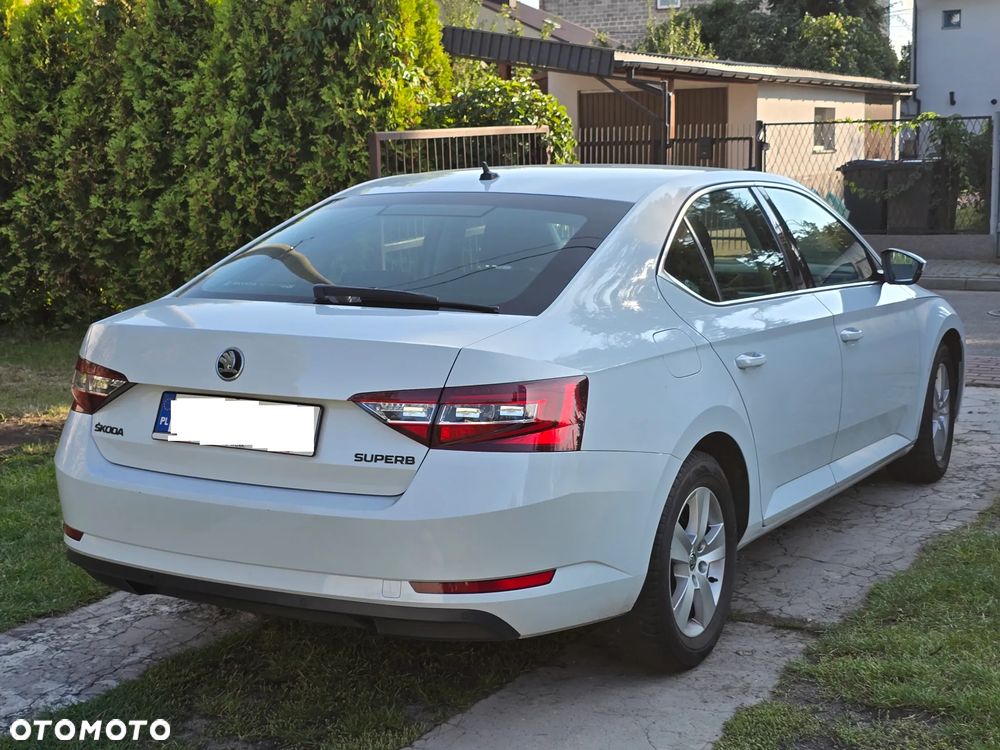 Skoda Superb 2.0 TDI Style DSG - 4