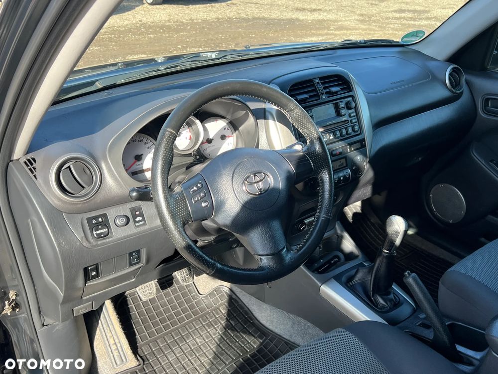 Toyota RAV4 4x4 Edition - 15