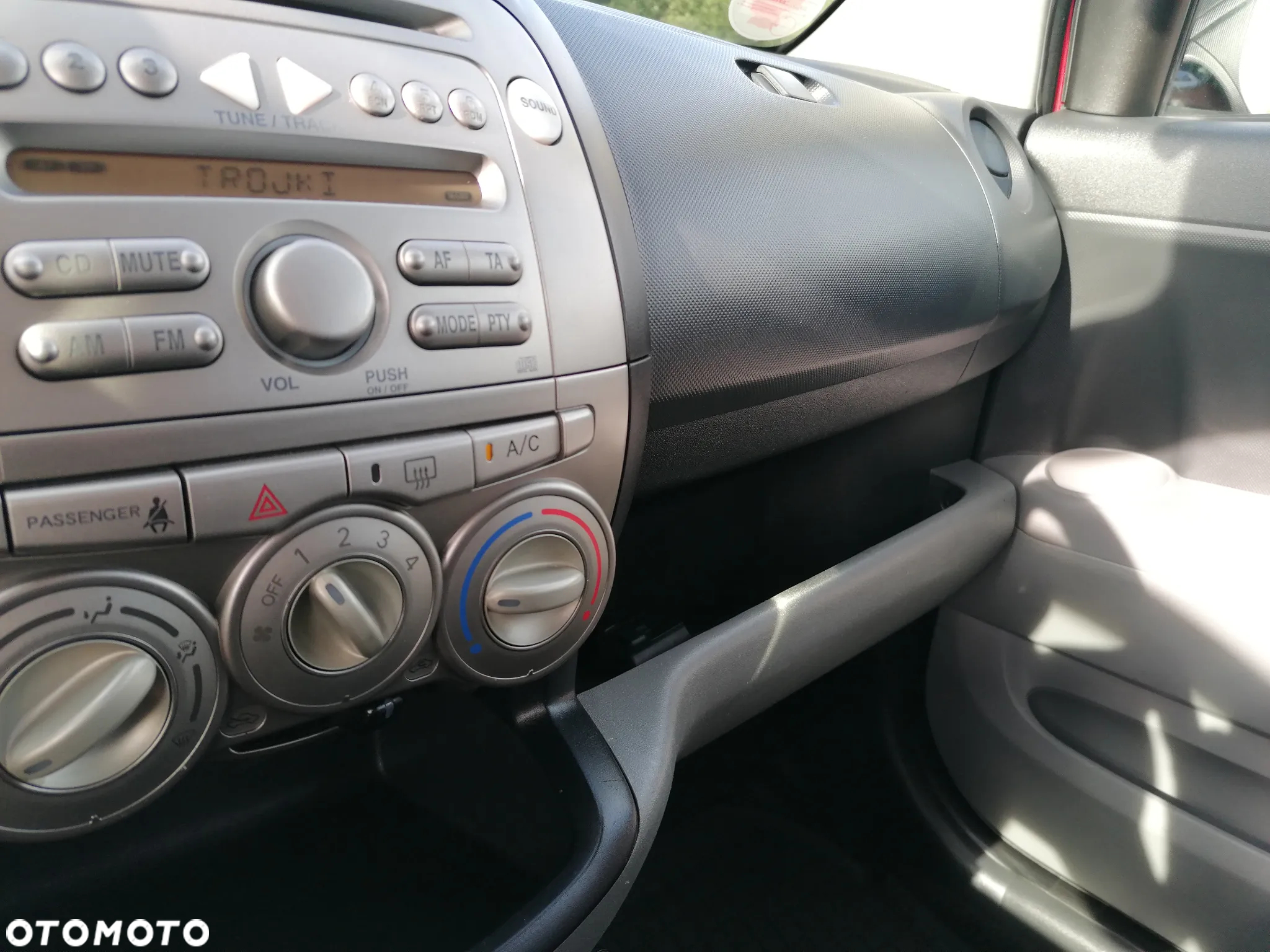 Daihatsu Sirion 1.0 - 23