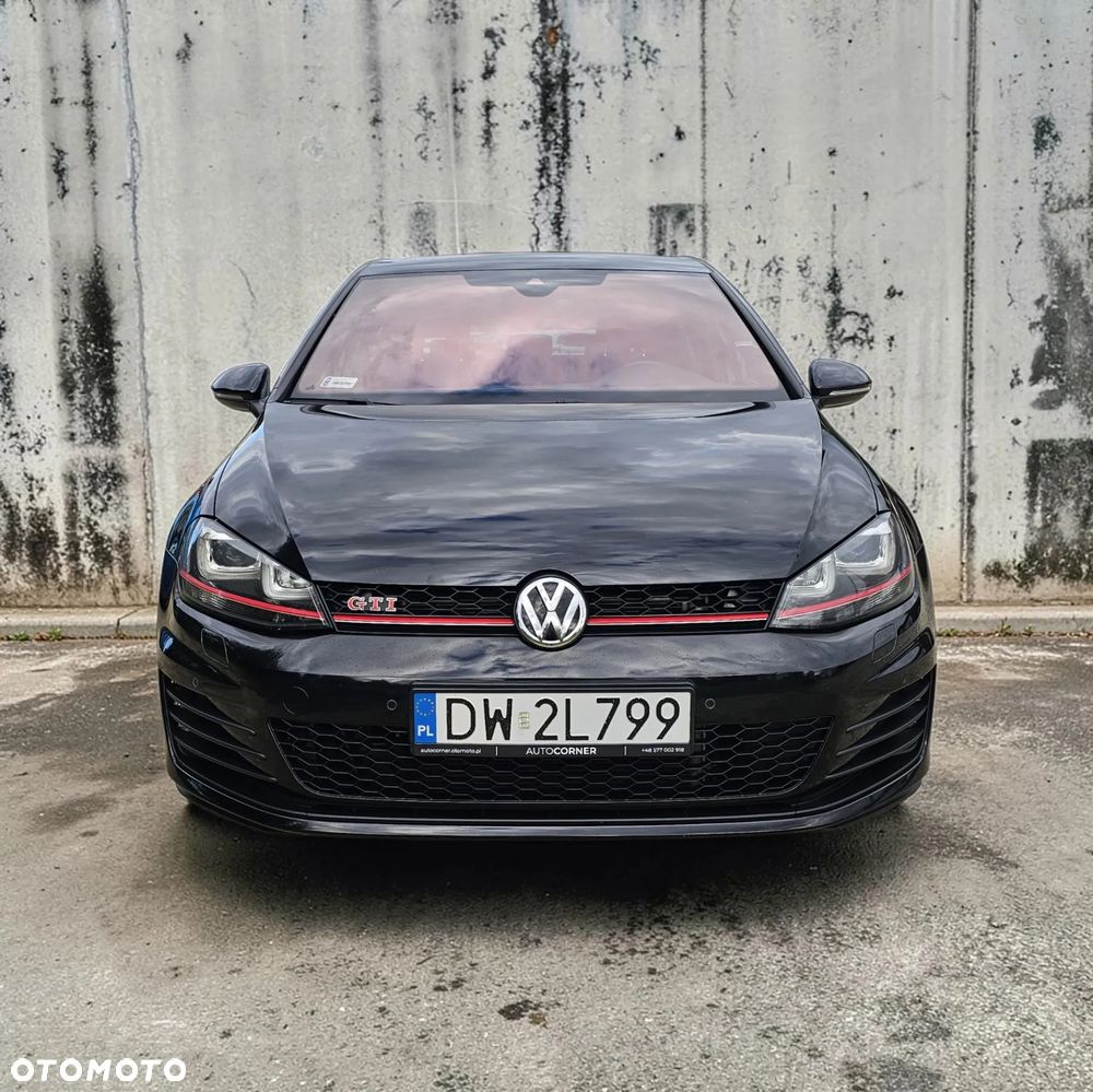Volkswagen Golf - 8