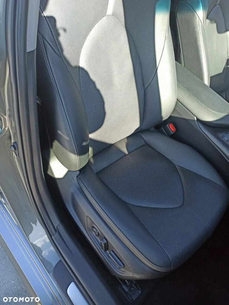 Toyota Camry 2.5 Hybrid Executive CVT - 6