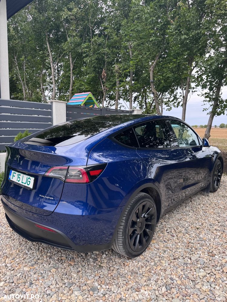 Tesla Model Y - 6