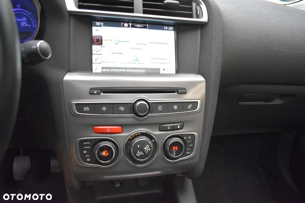 Citroën C4 PureTech 130 Stop&Start SHINE - 38
