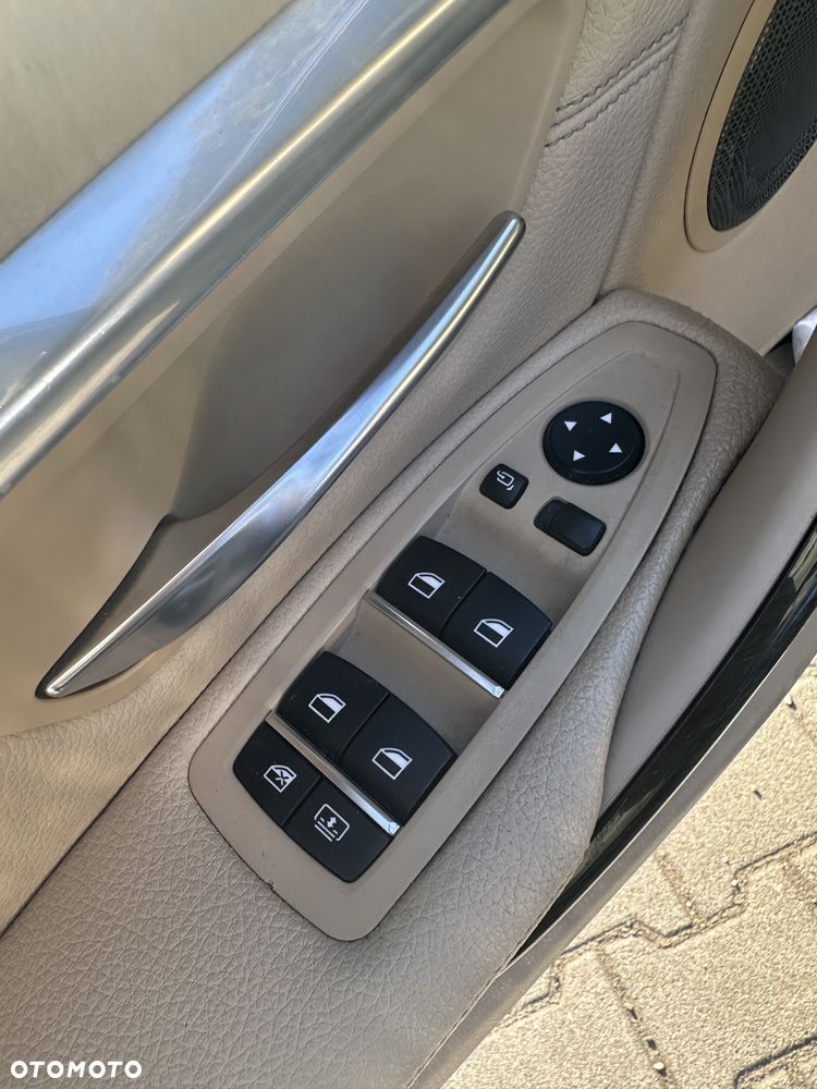 BMW Seria 3 328i Luxury Line - 10