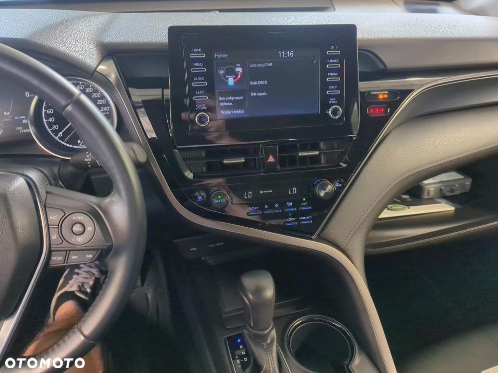 Toyota Camry 2.5 Hybrid Comfort CVT - 12
