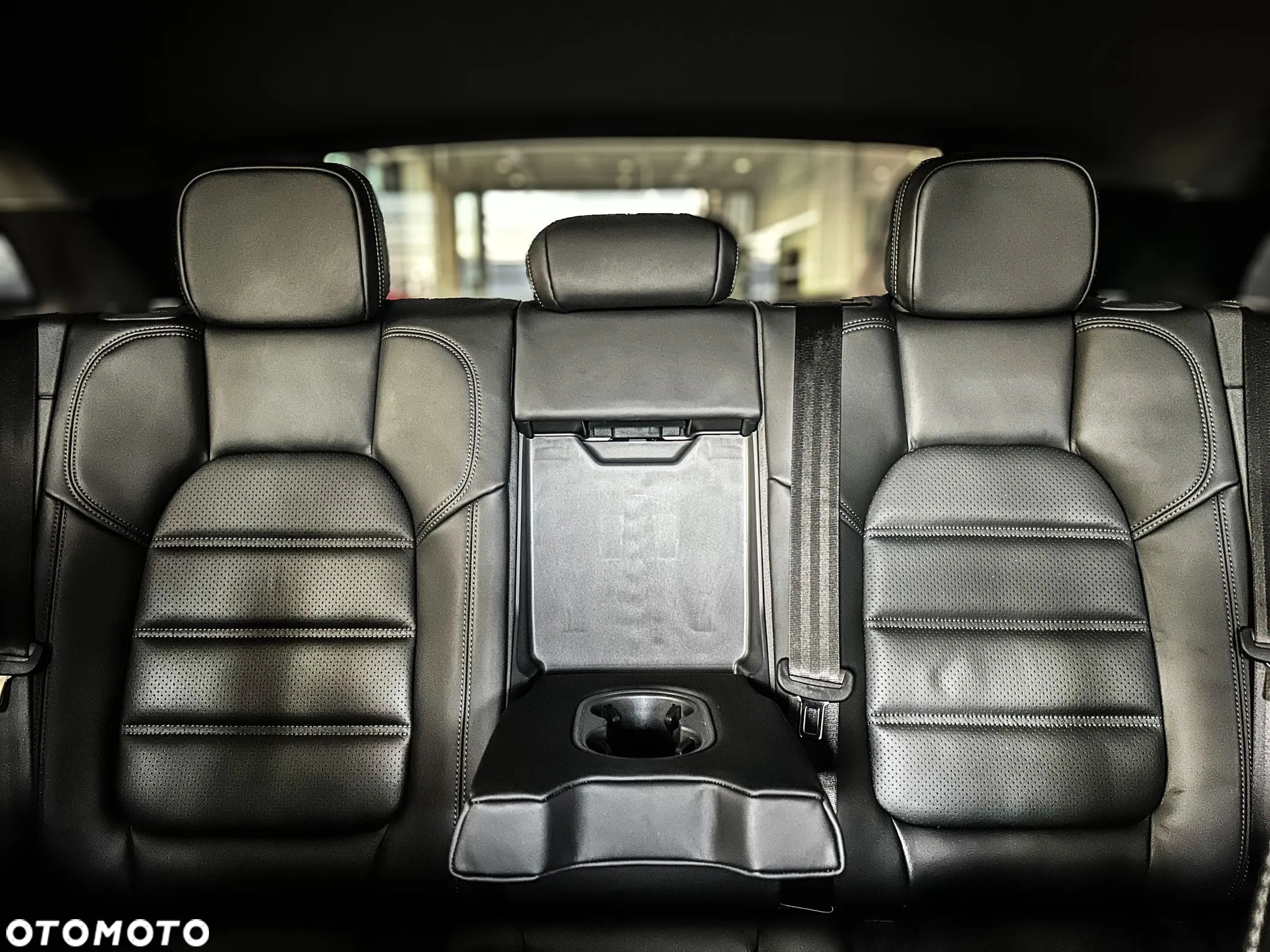Porsche Macan T - 11