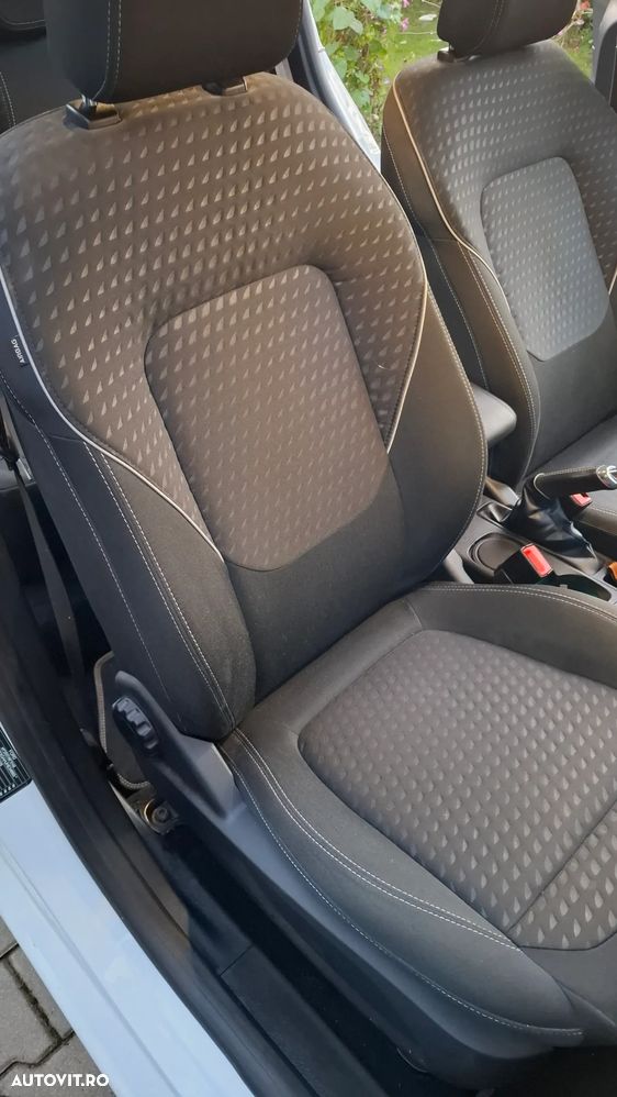 Ford Fiesta 1.0 EcoBoost Titanium - 24