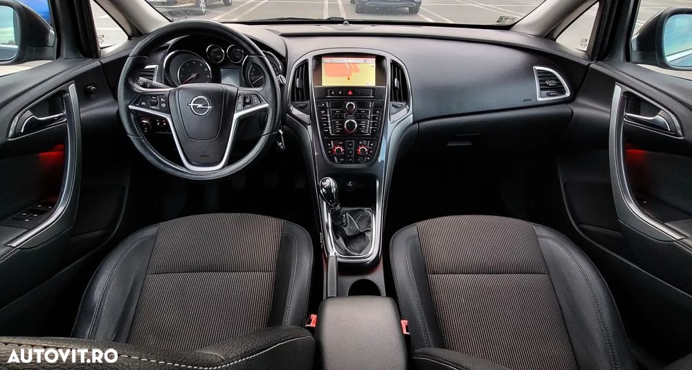 Opel Astra 1.4 Turbo ECOTEC Cosmo - 9