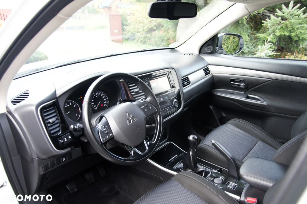 Mitsubishi Outlander 2.0 2WD Diamant - 19