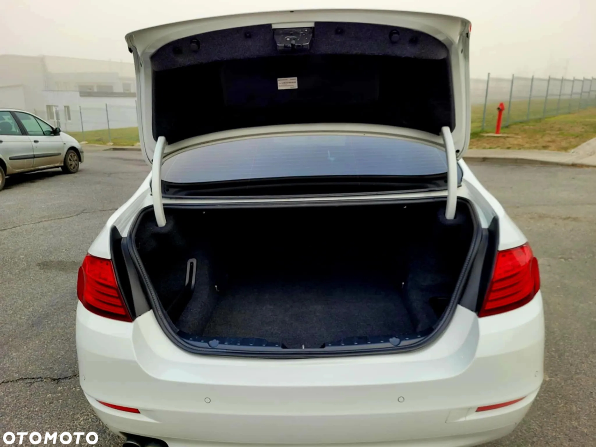 BMW Seria 5 520d xDrive - 7