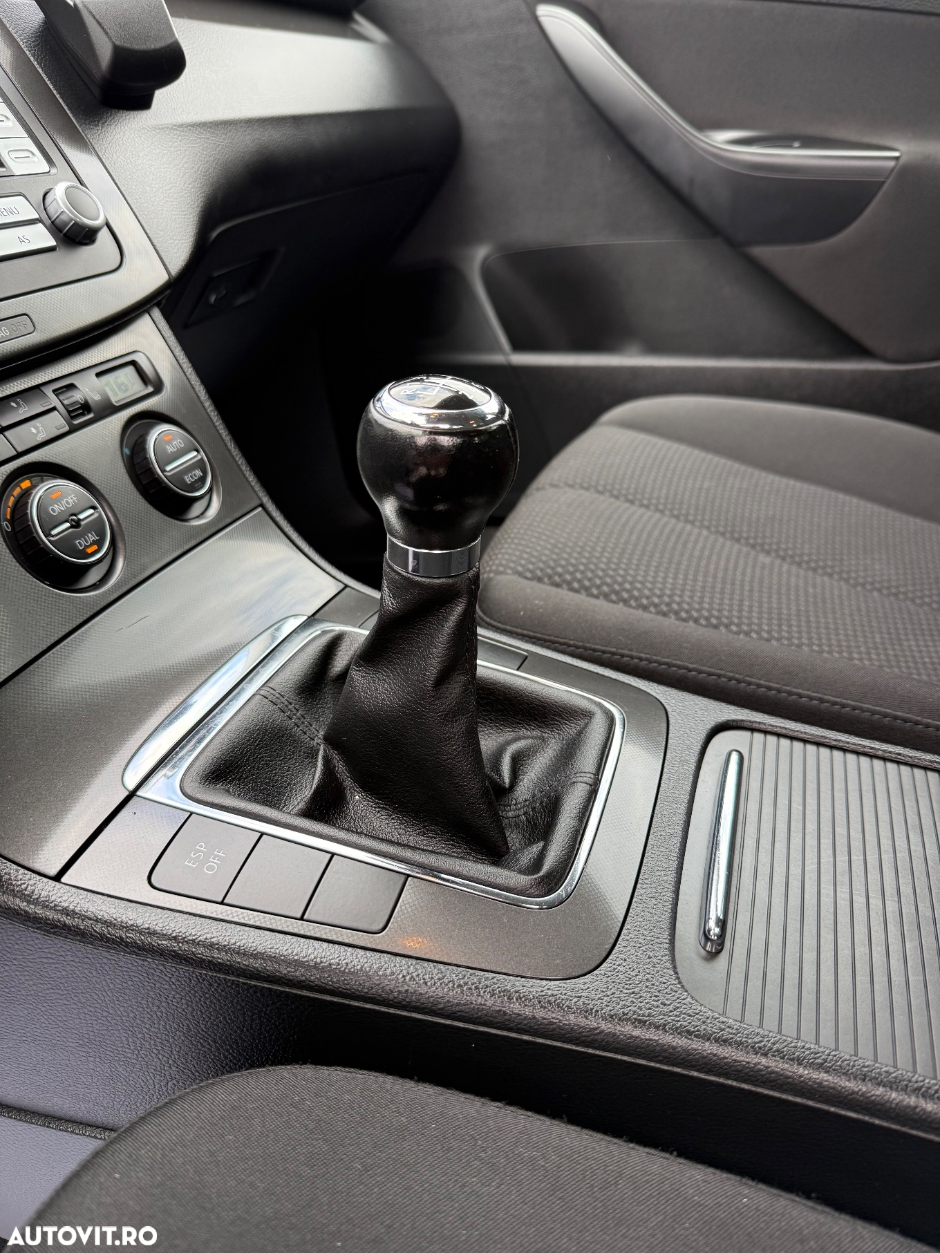 Volkswagen Passat Variant 1.6 FSI Comfortline - 24