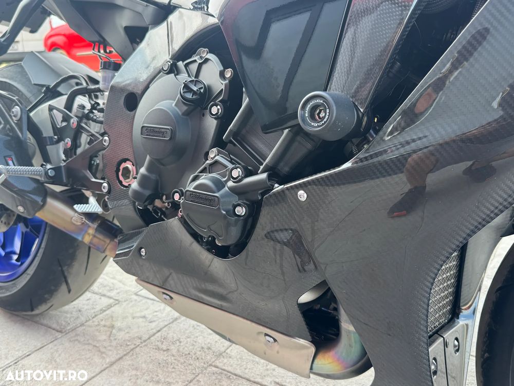 Yamaha YZF 1000 R1-M - 9