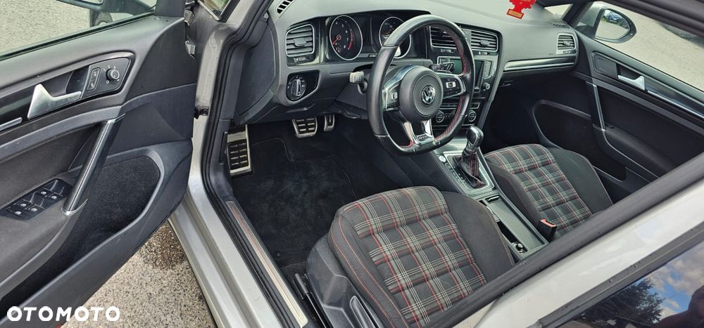 Volkswagen Golf GTI (BlueMotion Technology) DSG - 13