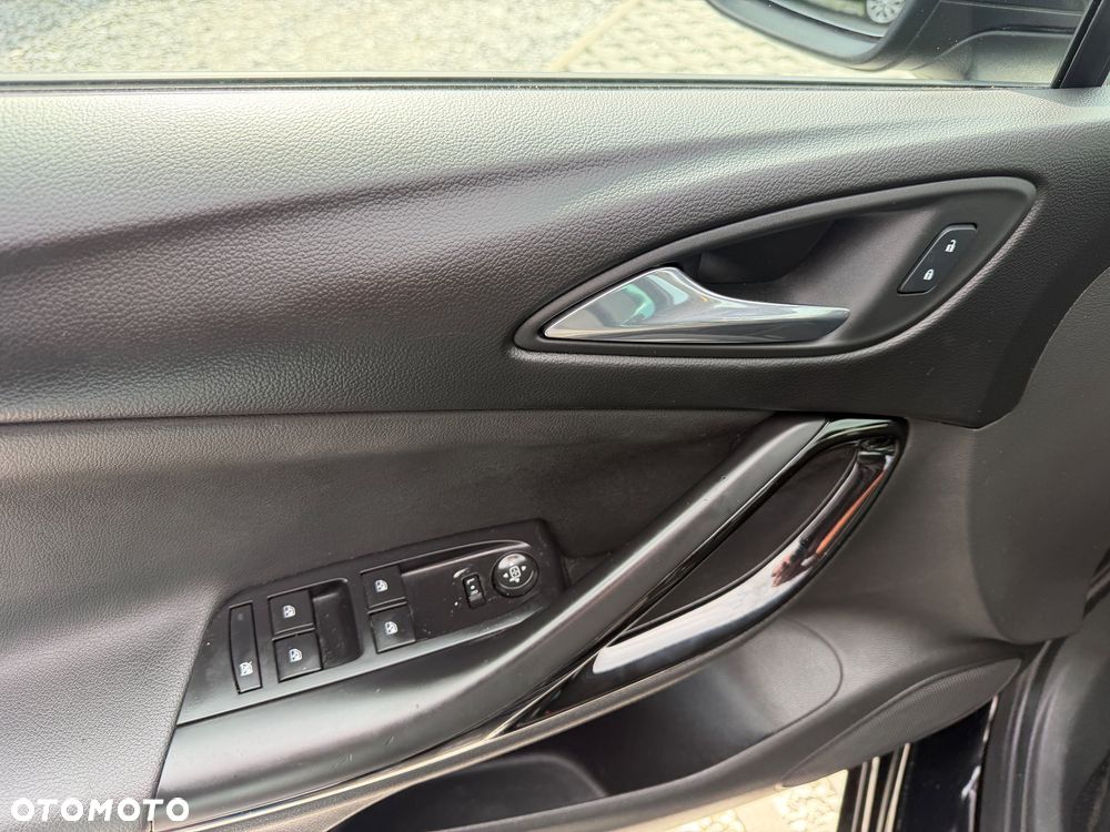 Opel Astra 1.2 Turbo Business Edition - 32