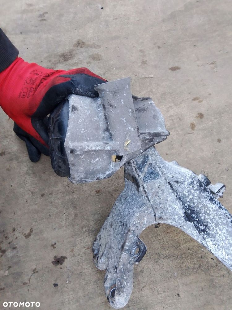 łapa poduszka silnika audi a4 b8 8r0199381 - 6