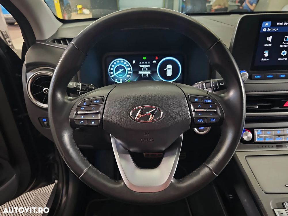Hyundai KONA - 17