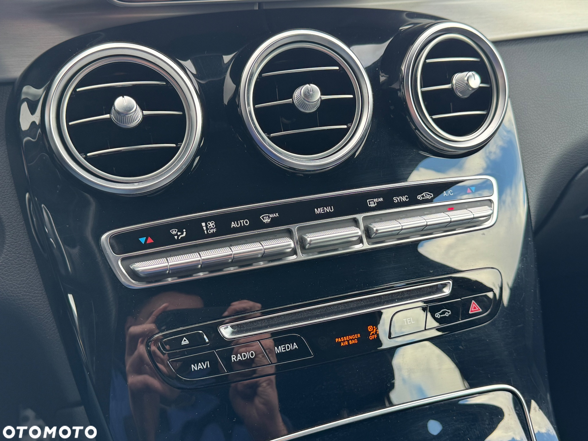 Mercedes-Benz GLC 250 Coupe 4Matic 9G-TRONIC AMG Line - 35