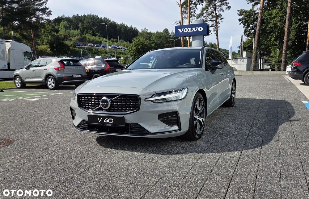 Volvo V60 B4 B Plus Dark