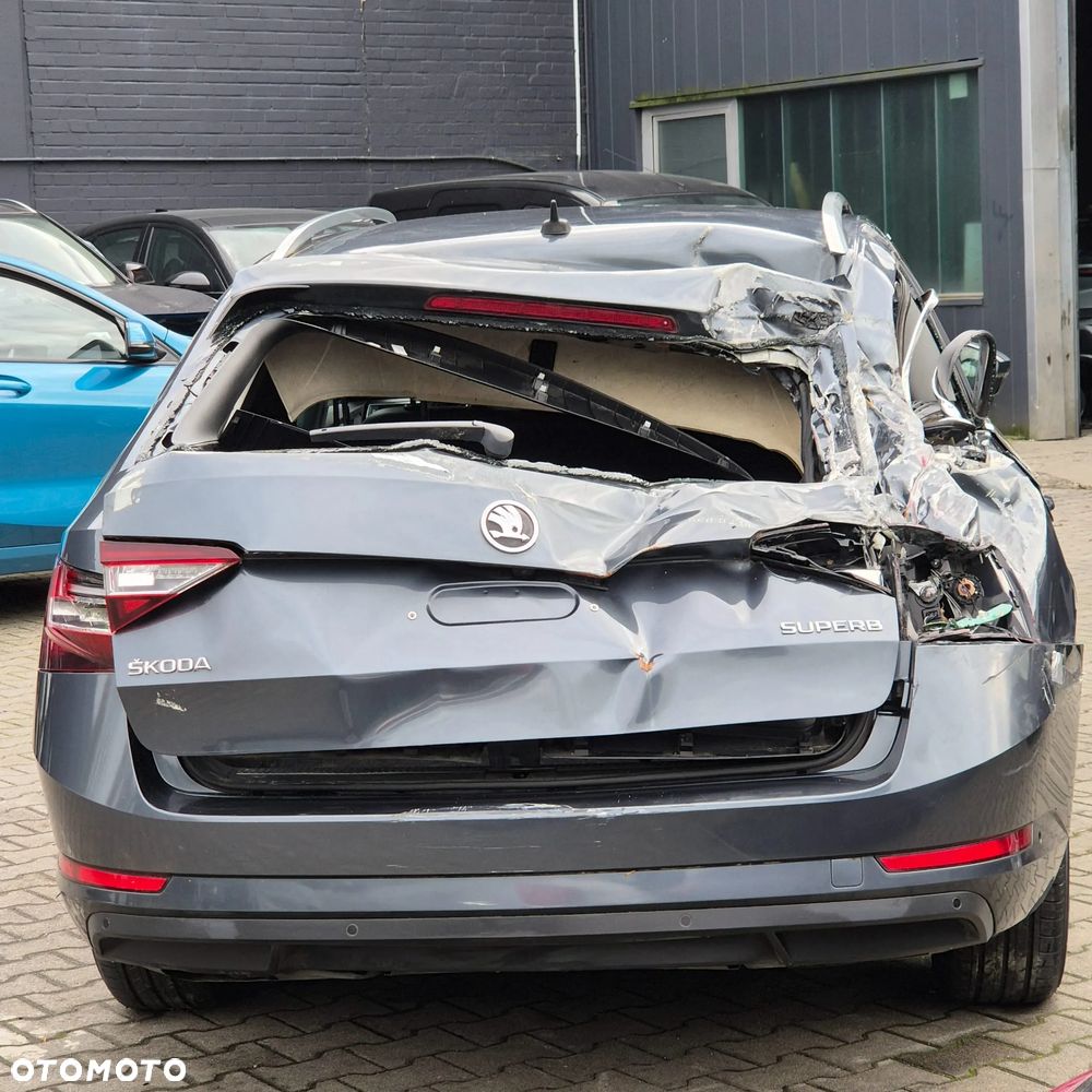 Skoda Superb 1.6 TDI DSG Ambition - 4