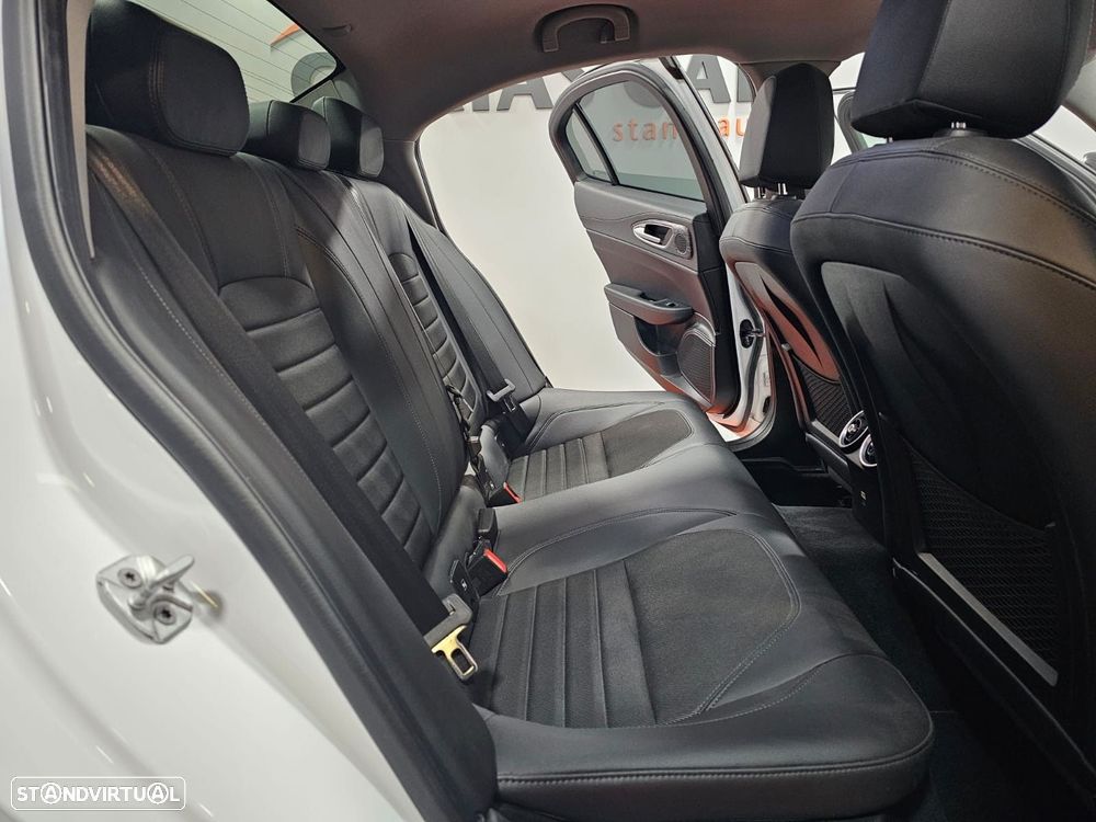 Alfa Romeo Giulia 2.2 D Super AT8 - 11