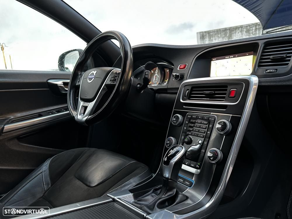 Volvo V60 2.4 D6 R-Design AWD Phev - 37