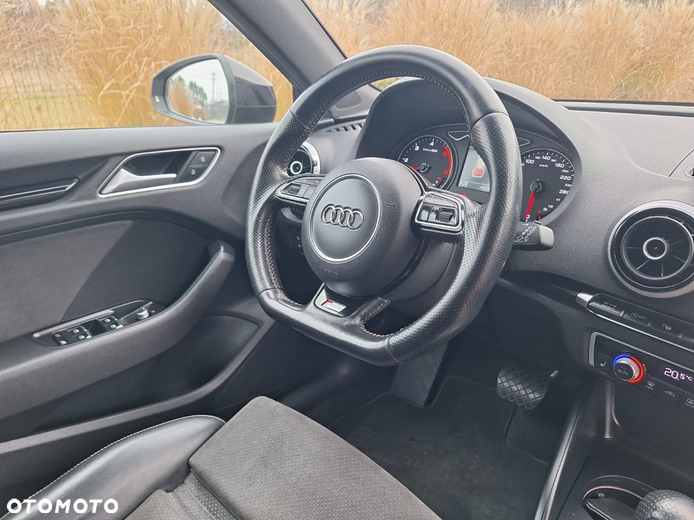 Audi A3 Sportback 2.0 TDI (clean diesel) quattro S tronic S line Sportpaket - 25