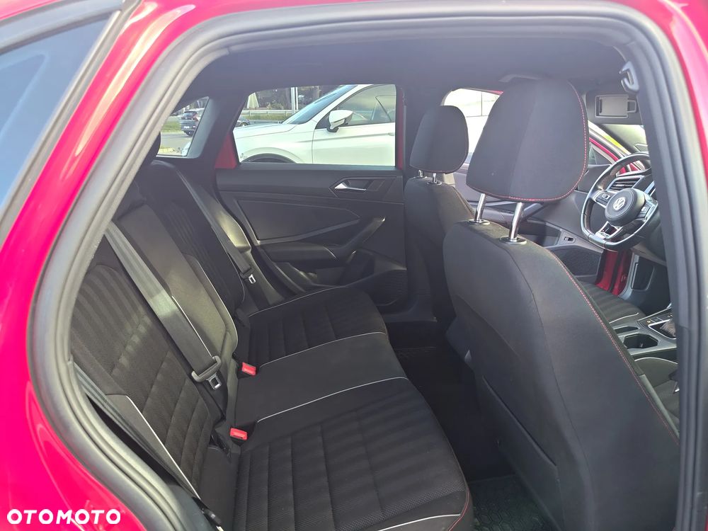 Volkswagen Jetta - 17