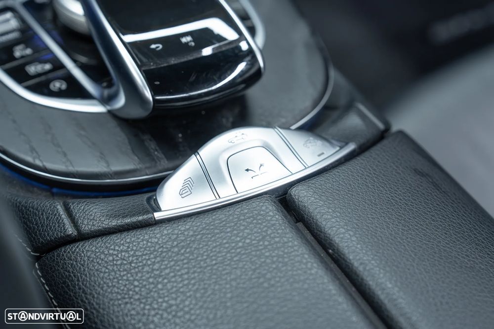 Mercedes-Benz E 220 d Cabrio 9G-Tronic AMG Line - 24