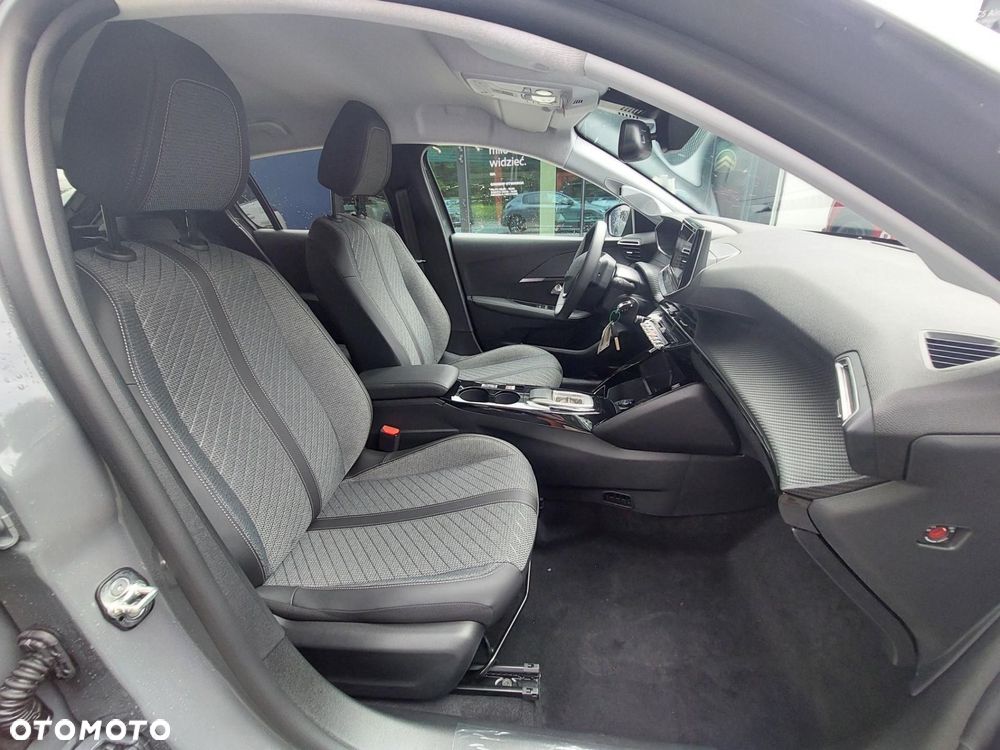 Peugeot 208 - 11
