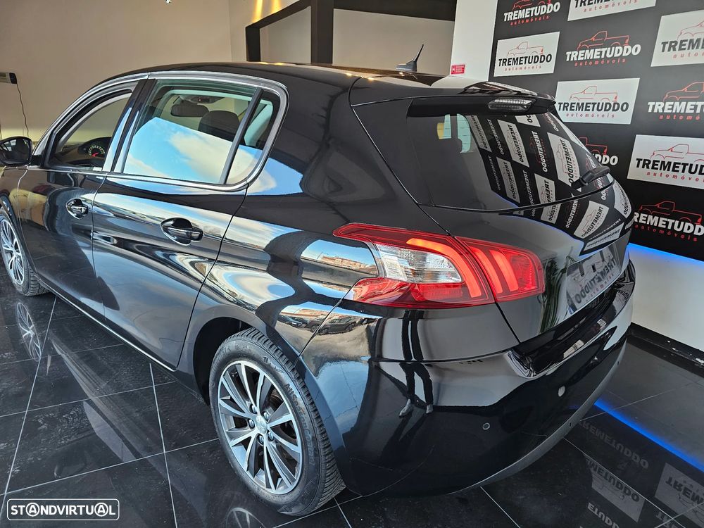 Peugeot 308 1.2 PureTech Allure EAT6 - 6