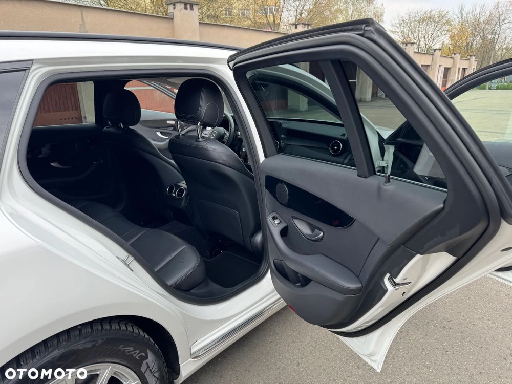 Mercedes-Benz Klasa C 200 d 9G-TRONIC - 29