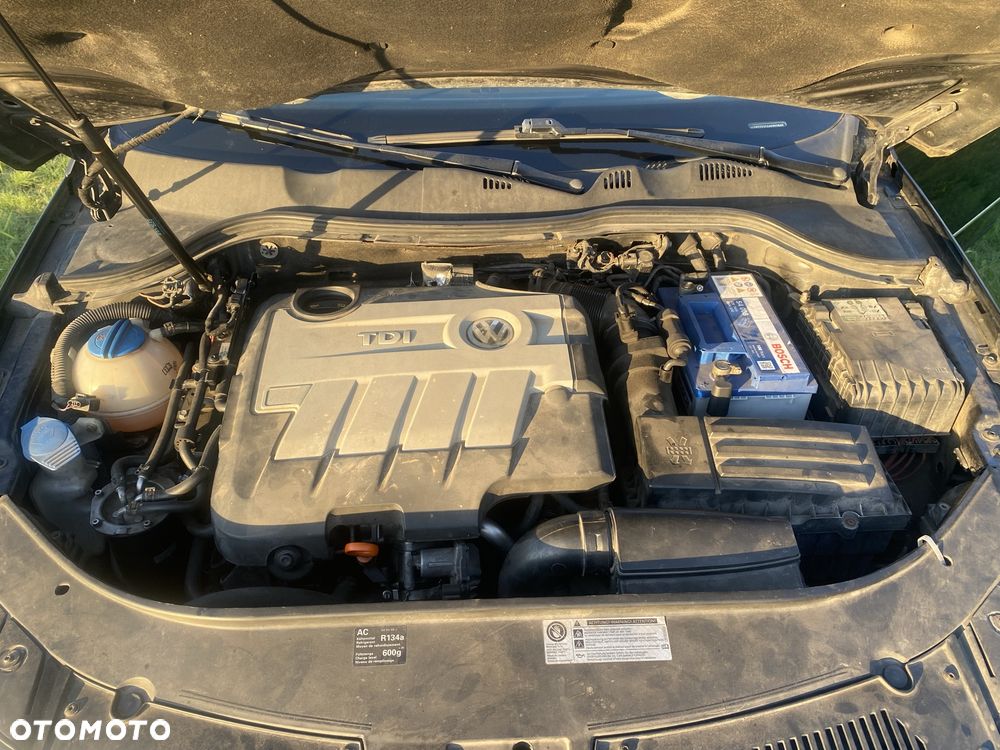 Volkswagen Passat - 4
